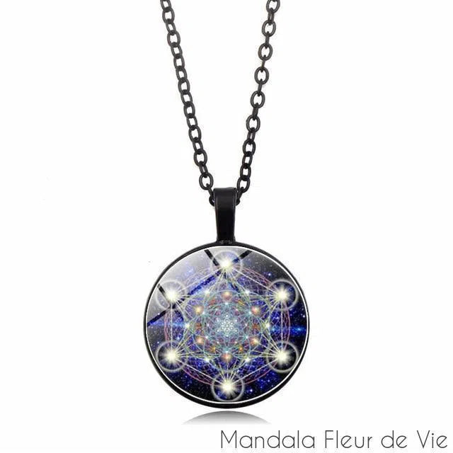 Pendentif Cube de Metatron Géométrie Sacrée sur ciel étoilé Mandala Fleur de vie